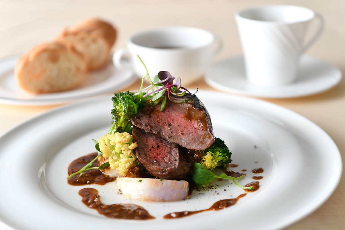 黒毛和牛赤身肉のステーキ